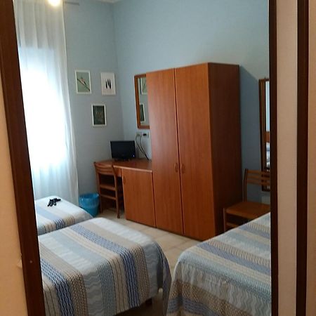 Hostal D'Annunzio House Cesano Boscone Extérieur photo