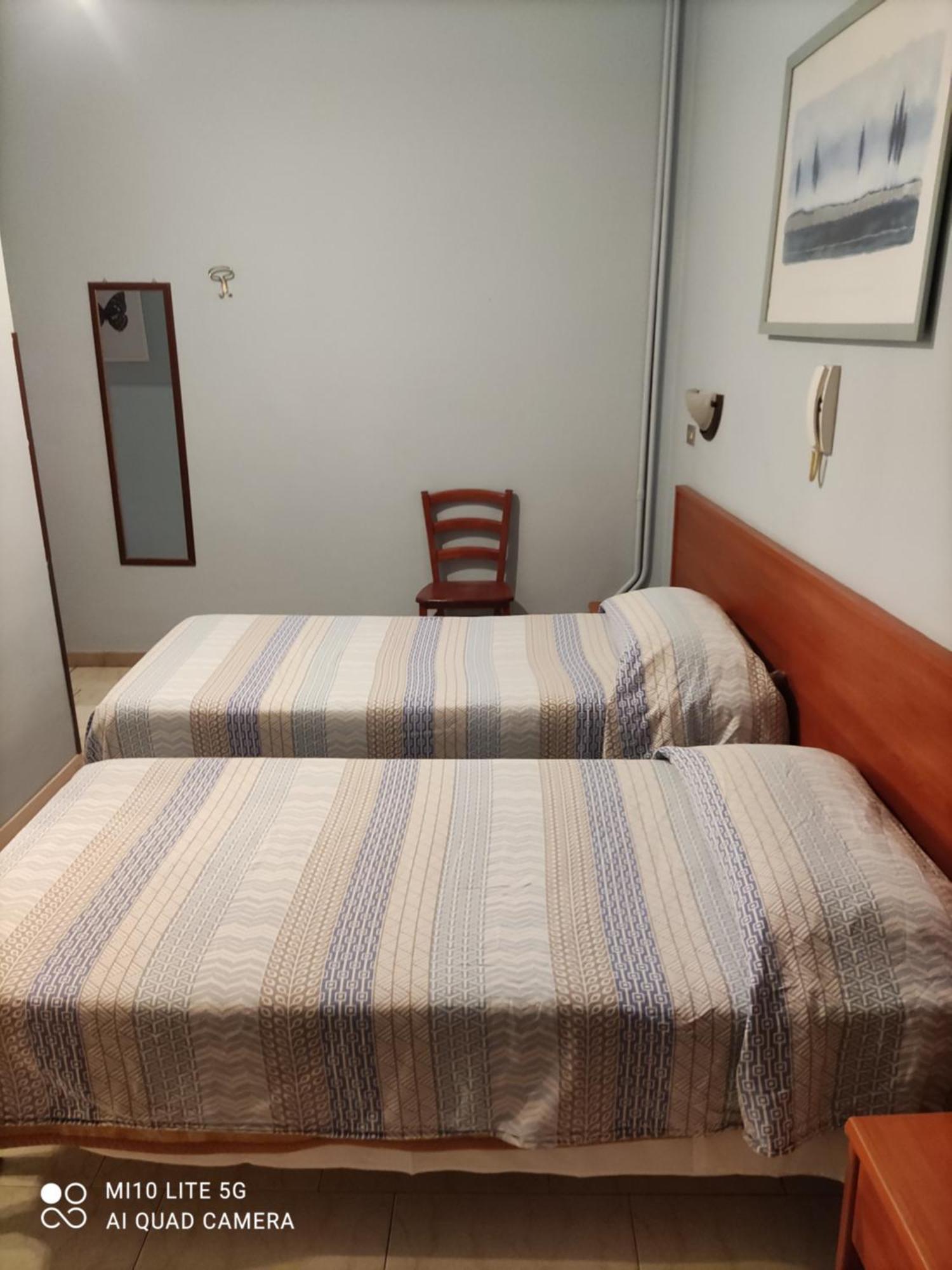 Hostal D'Annunzio House Cesano Boscone Extérieur photo