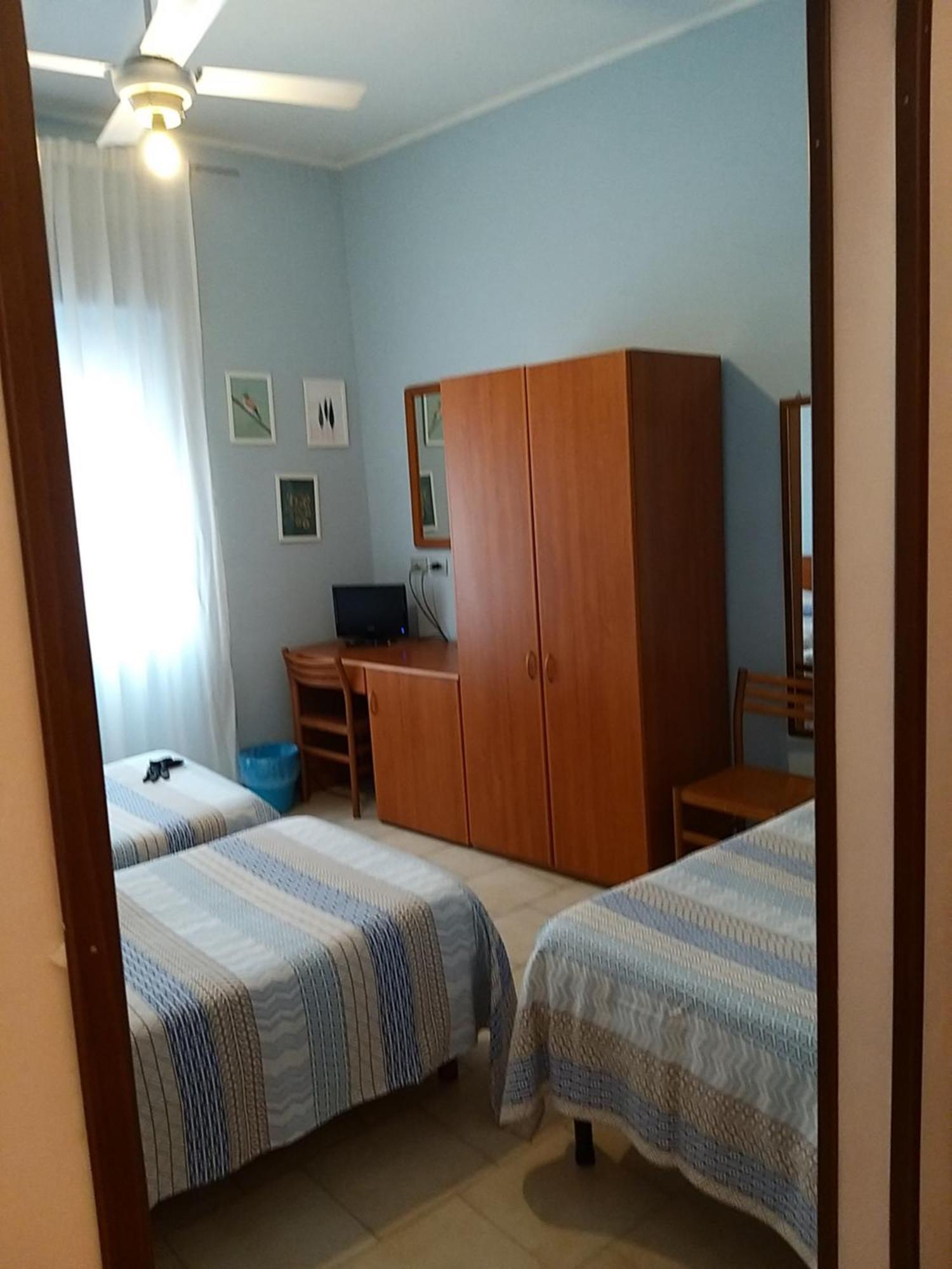 Hostal D'Annunzio House Cesano Boscone Extérieur photo