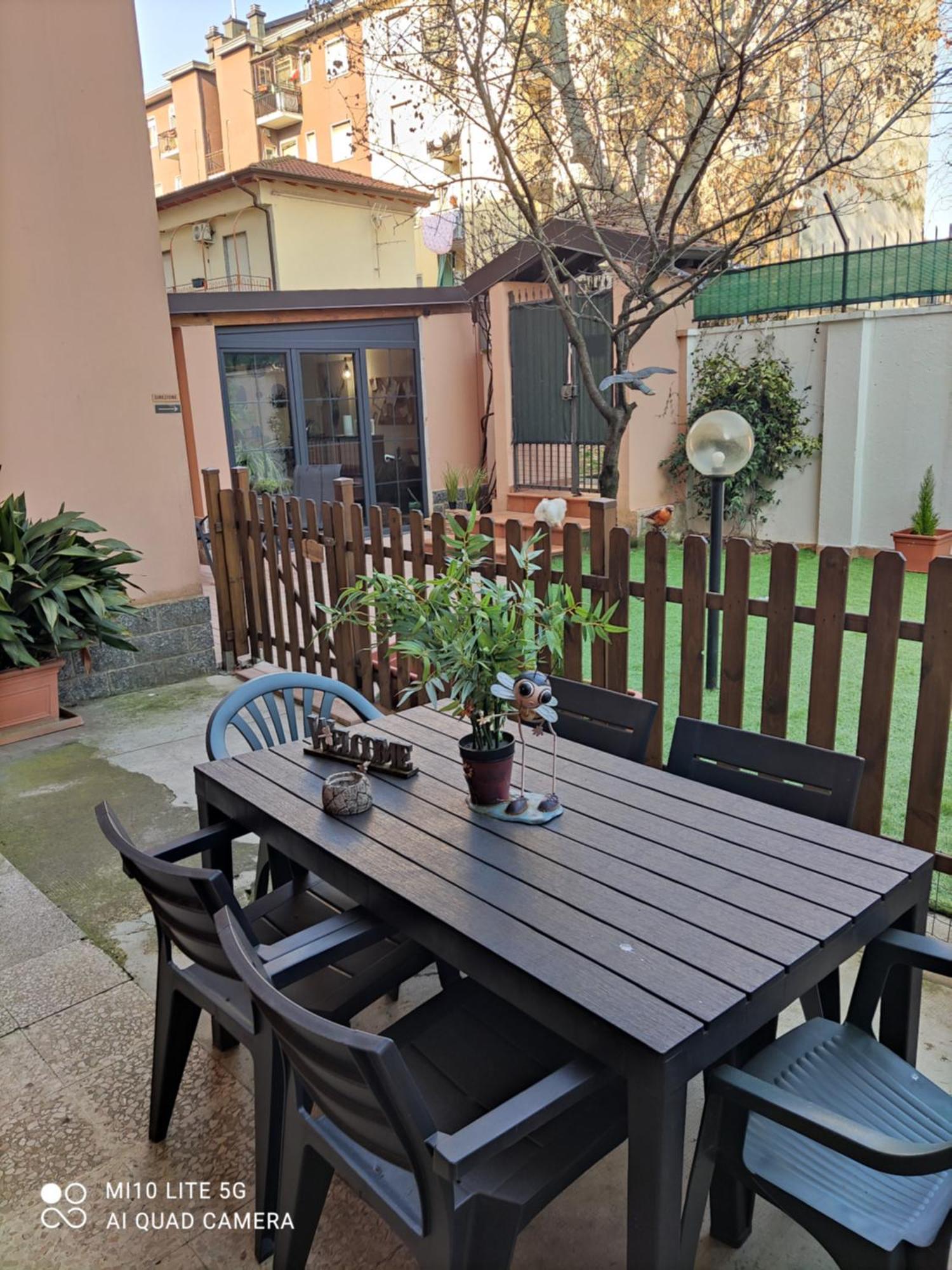 Hostal D'Annunzio House Cesano Boscone Extérieur photo